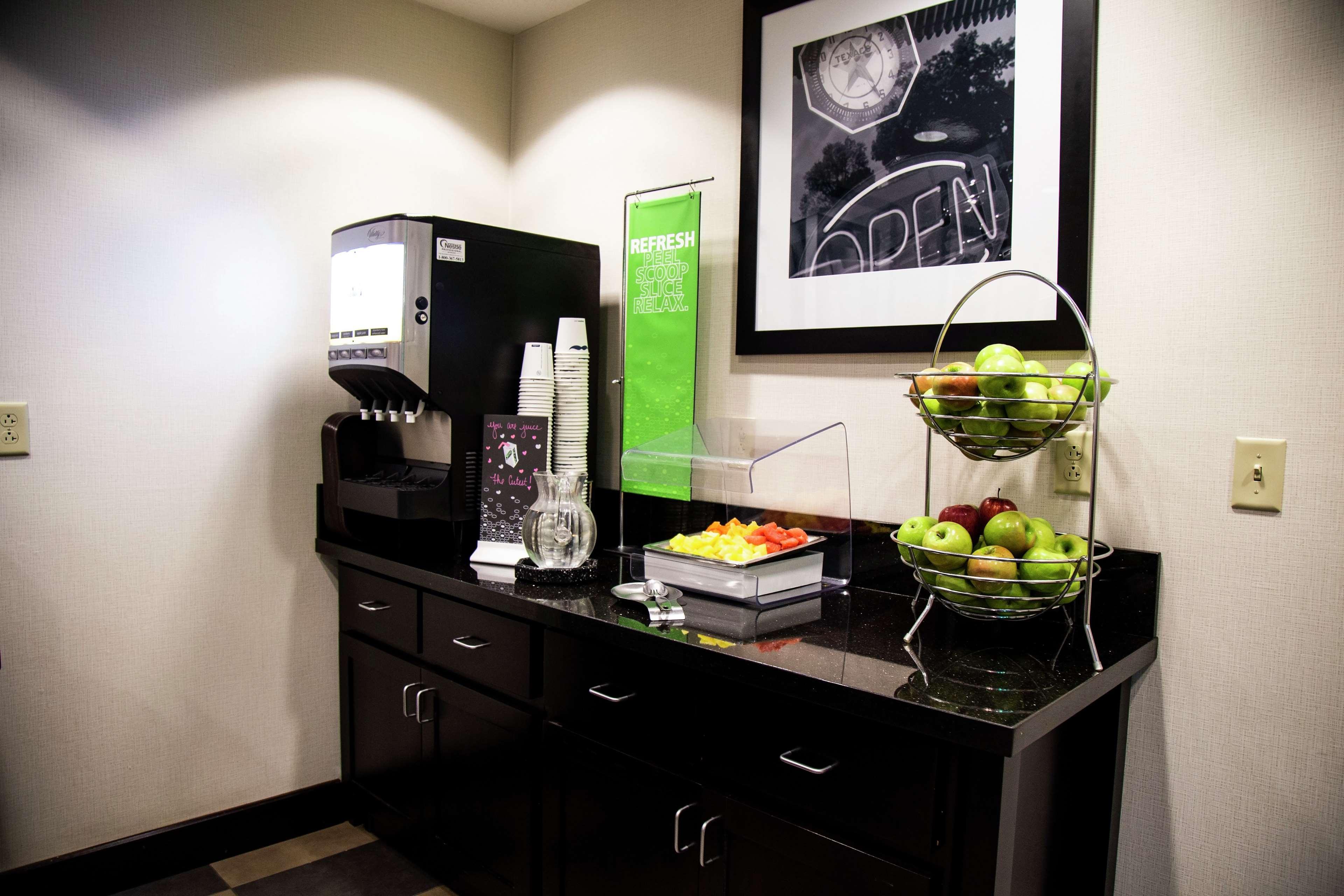 Hampton Inn & Suites Sharon West Middlesex Extérieur photo