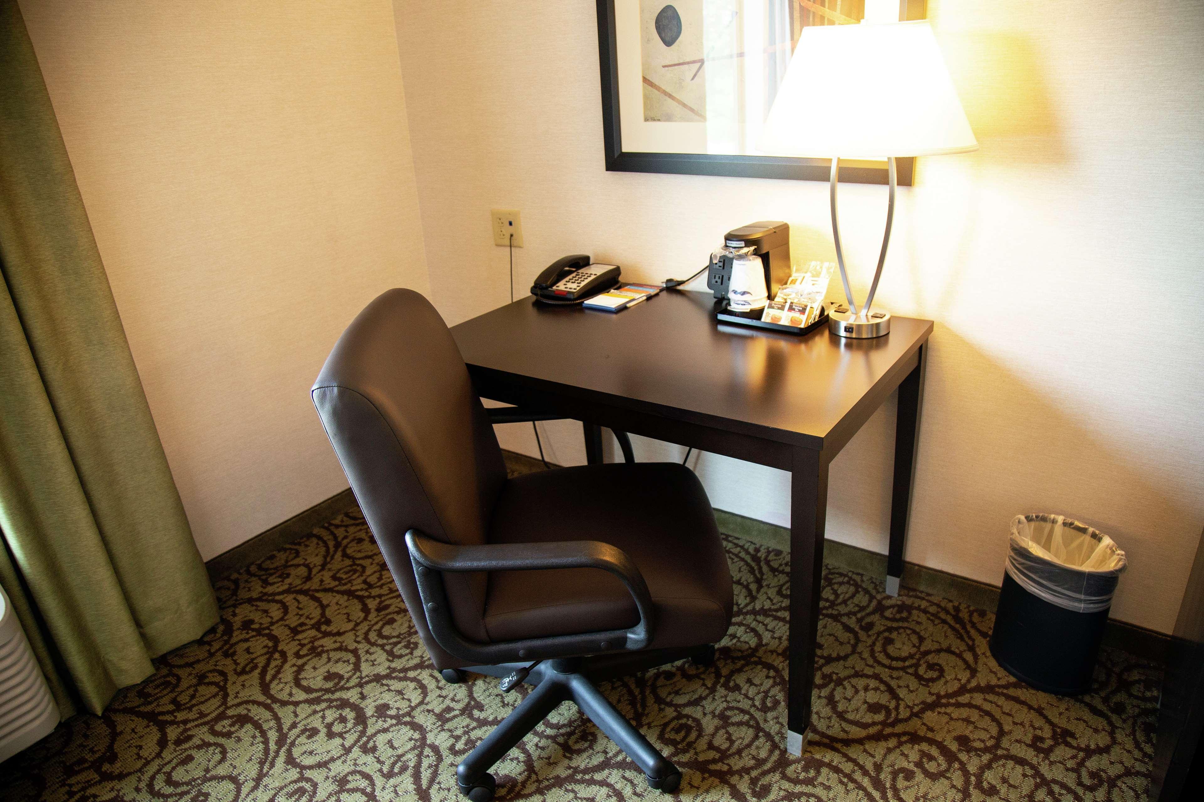 Hampton Inn & Suites Sharon West Middlesex Extérieur photo