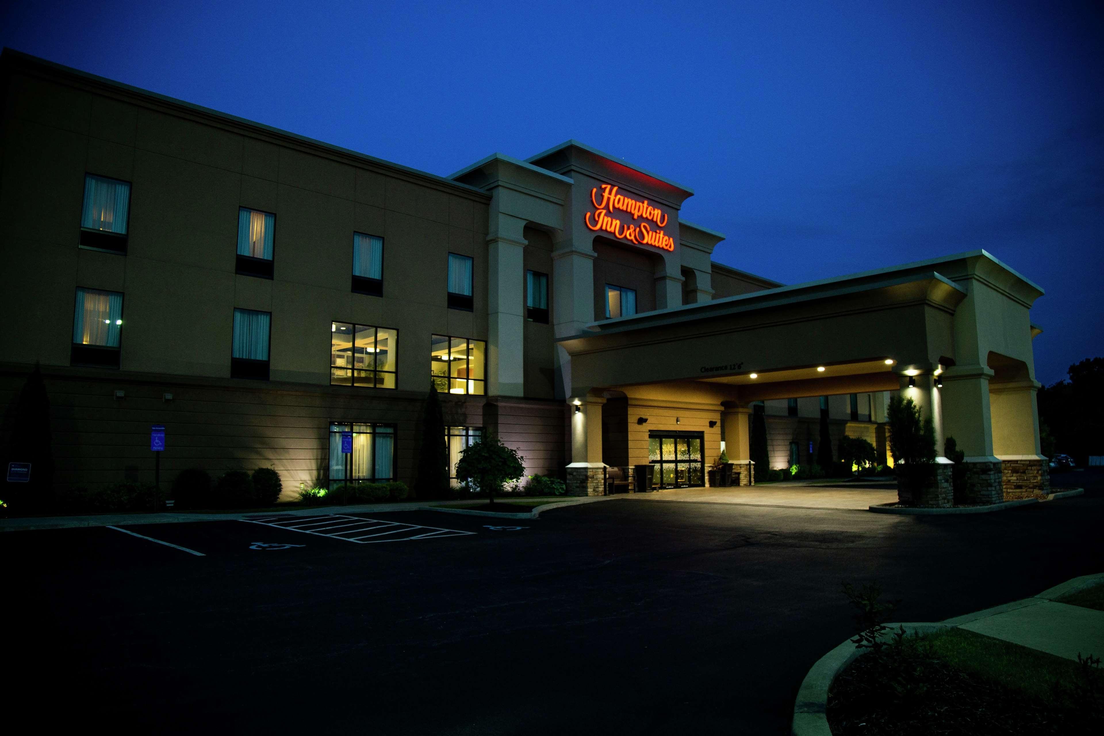 Hampton Inn & Suites Sharon West Middlesex Extérieur photo