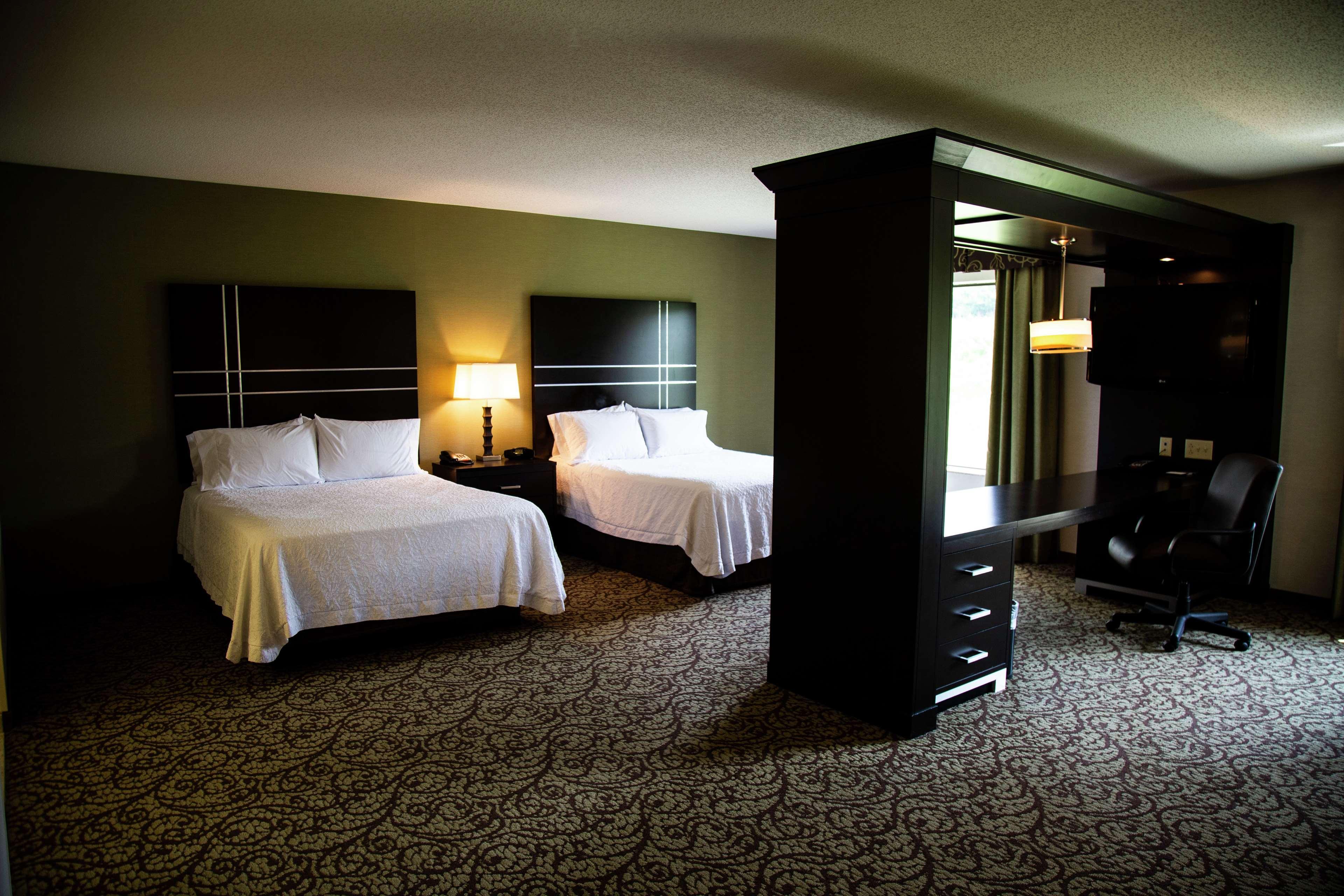 Hampton Inn & Suites Sharon West Middlesex Extérieur photo