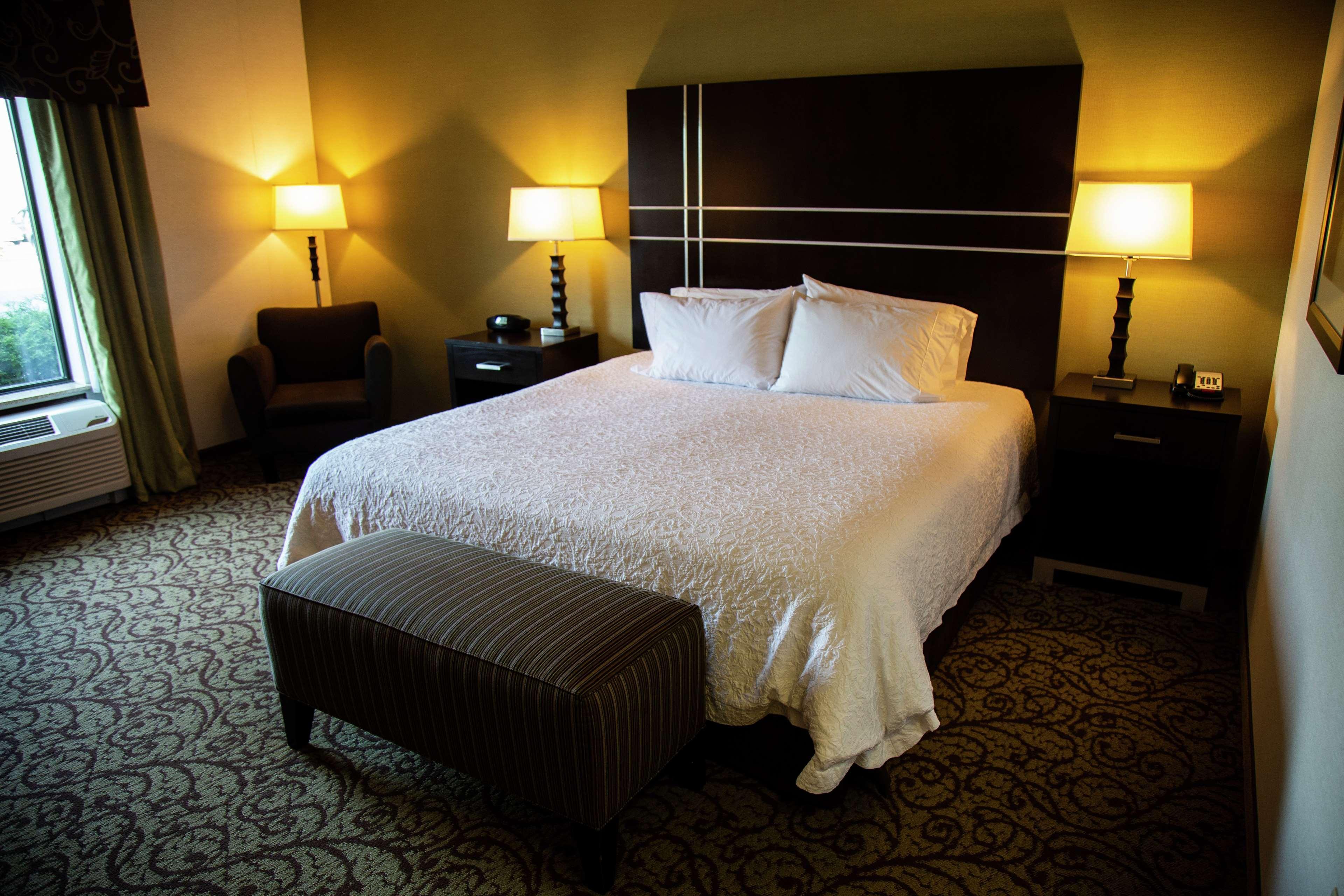 Hampton Inn & Suites Sharon West Middlesex Extérieur photo