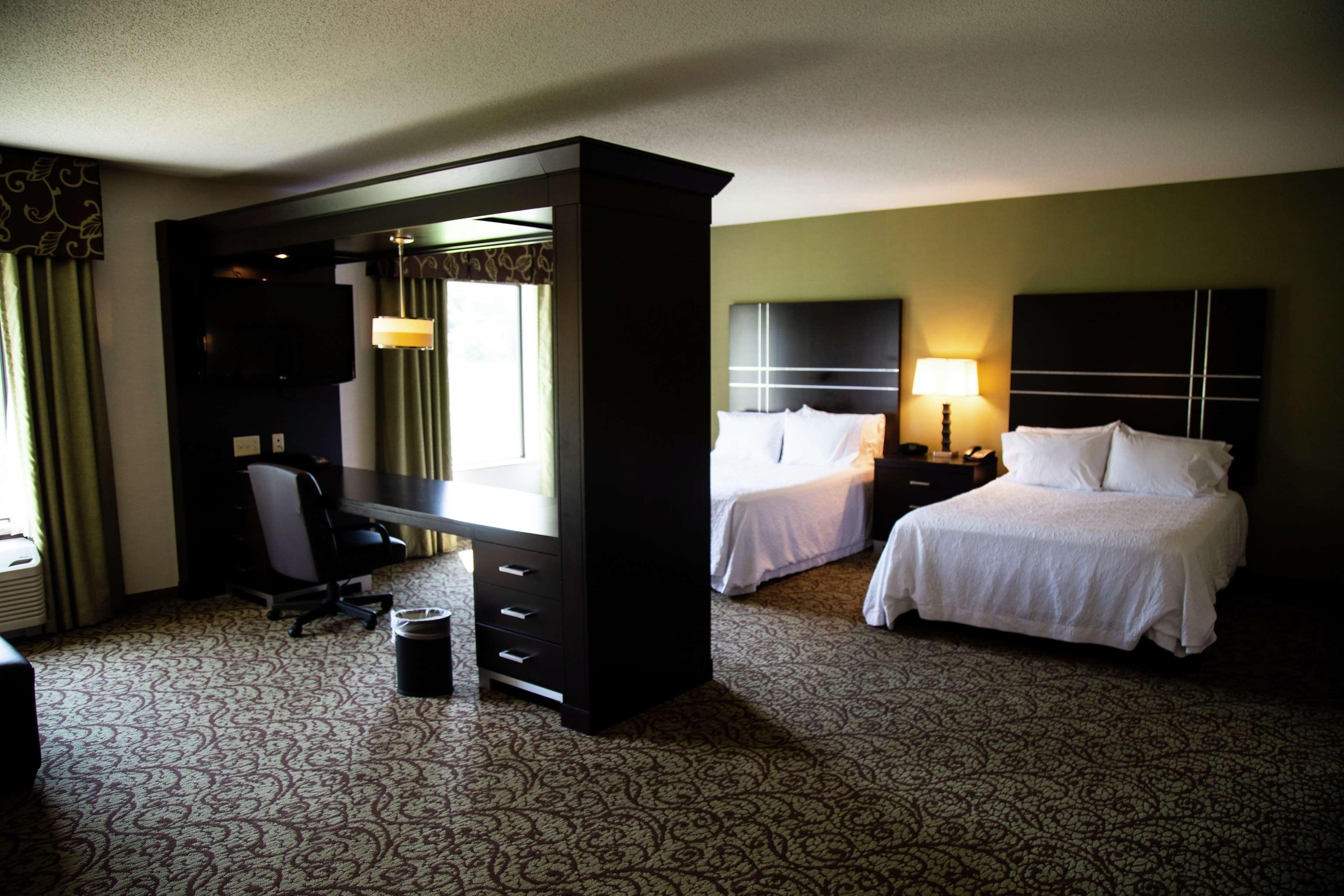 Hampton Inn & Suites Sharon West Middlesex Extérieur photo