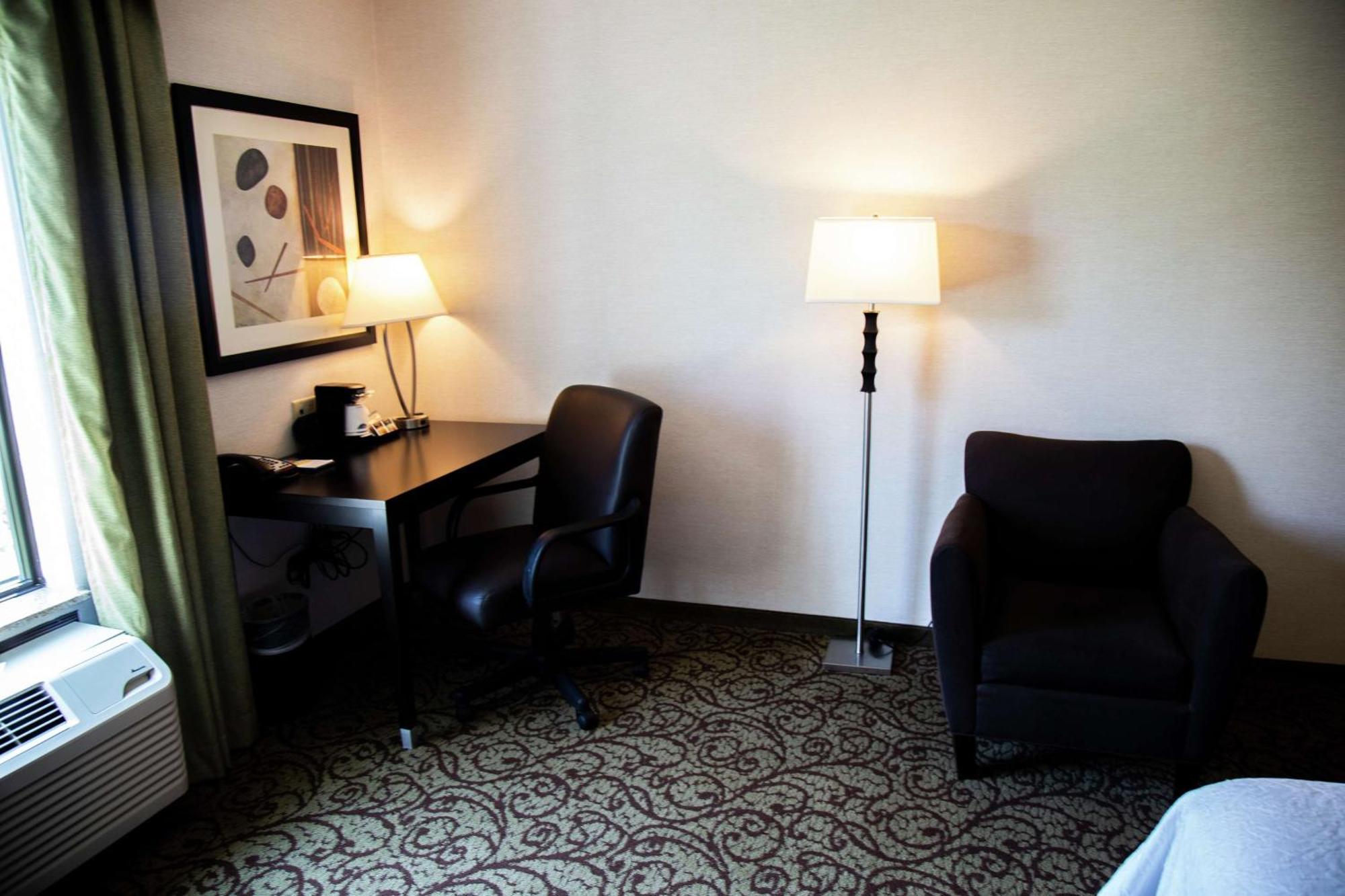 Hampton Inn & Suites Sharon West Middlesex Extérieur photo