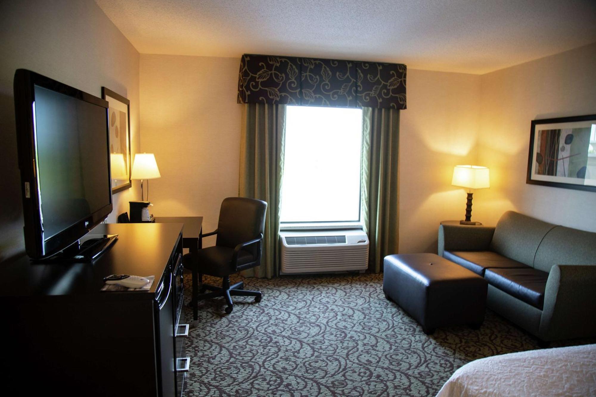 Hampton Inn & Suites Sharon West Middlesex Extérieur photo